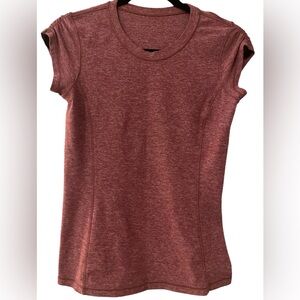 Women’s lululemon size 6 cap sleeve shirt.